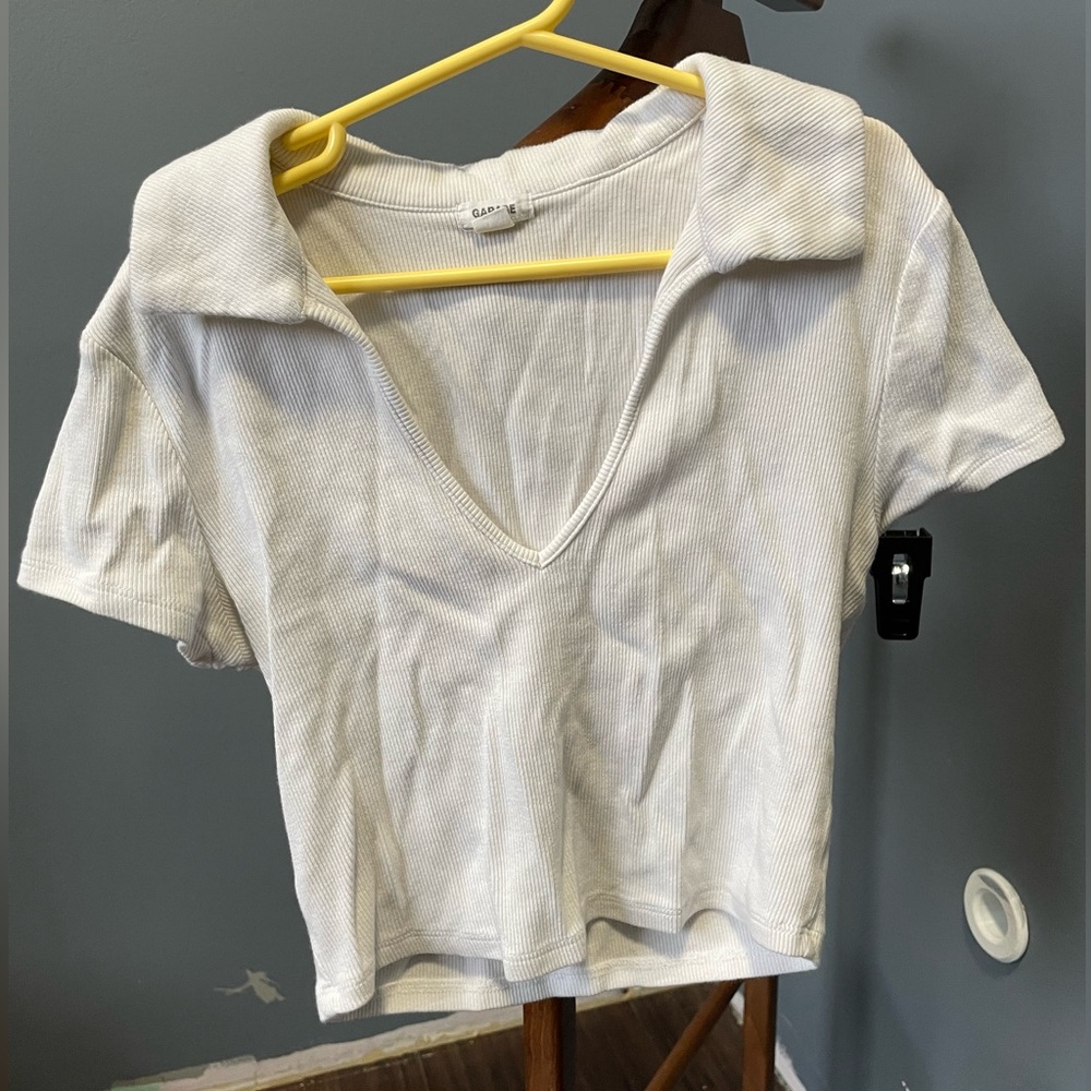 garage collared V-neck, crop top